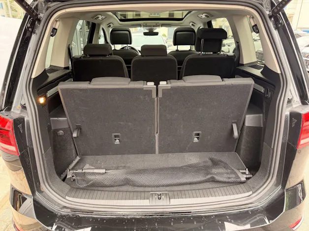 VW Touran 1.5 TSI Highline R-LINE *** TOPAUSGESTATTETER FAMILIENWAGEN ***