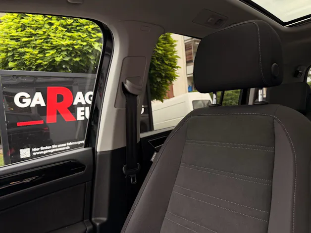 VW Touran 1.5 TSI Highline R-LINE *** TOPAUSGESTATTETER FAMILIENWAGEN ***