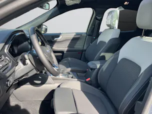 Ford Kuga 2.5 FHEV Sound Edition 4WD