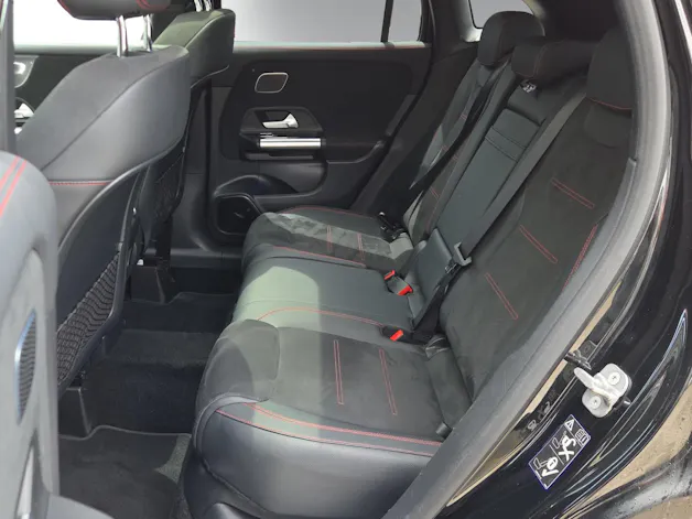 Mercedes-Benz GLA 250 4Matic 8G-DCT Swiss Star