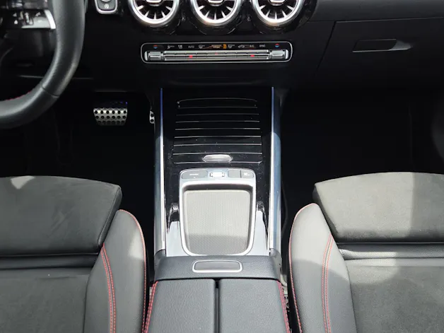 Mercedes-Benz GLA 250 4Matic 8G-DCT Swiss Star