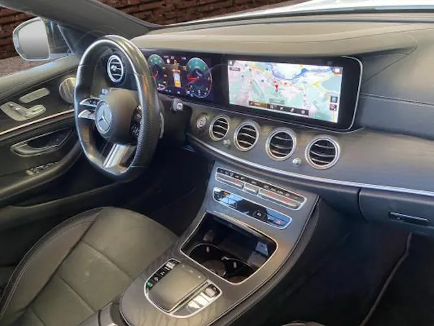 Mercedes-Benz E 220 d T 4M AMG Line