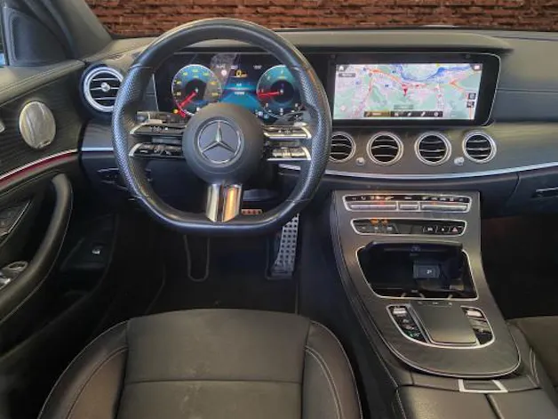 Mercedes-Benz E 220 d T 4M AMG Line