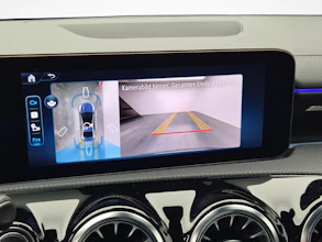 https://vehicle.imgix.net/4385386/c5b76af4-8260-4629-ae17-5cb477e3b75e.jpg