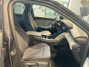 Ford Explorer Extended Range