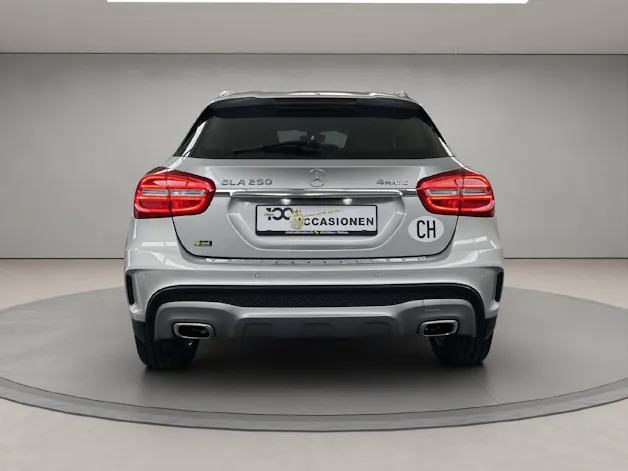 Mercedes-Benz GLA 250 AMG Line 4m