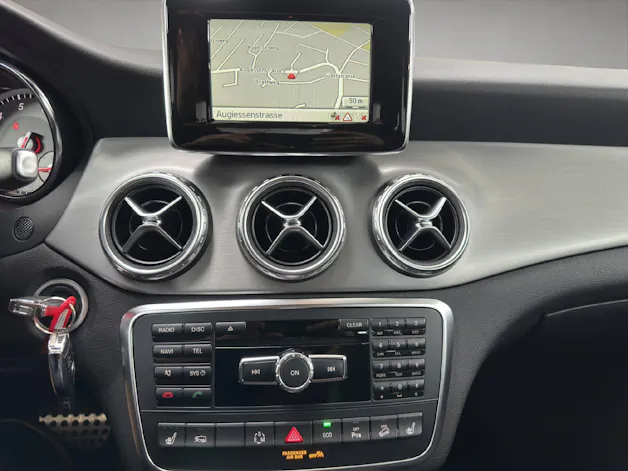 Mercedes-Benz GLA 250 AMG Line 4m