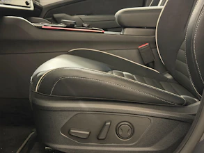 https://vehicle.imgix.net/4385460/64d1ef85-e8a6-4c74-a201-1518d19823a1.jpeg