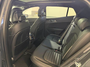 https://vehicle.imgix.net/4385460/6a6e938c-718c-4611-b36a-f99091f2f09a.jpeg