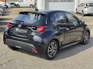 Toyota Yaris 1.5 VVT-i HSD Trend