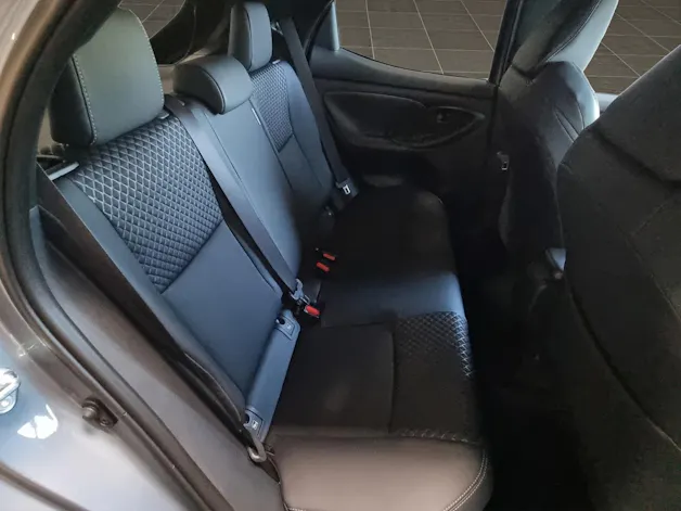 Toyota Yaris 1.5 VVT-i HSD Premium