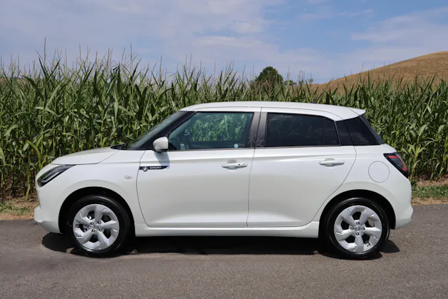 Suzuki Swift 1.2 Sakura Hybrid 4x4