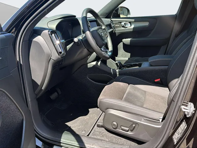 VOLVO EX40 Twin Black Edition AWD