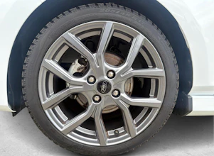 https://vehicle.imgix.net/4385587/934963fb-c992-4419-a76b-3054ba08a5c7.jpg