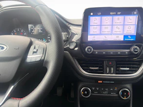 https://vehicle.imgix.net/4385587/c1531be2-0cf9-4c64-a89d-b66c2f84f090.jpg
