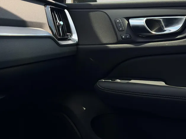 Volvo V60 2.0 T6 TE Plus Dark eAWD .