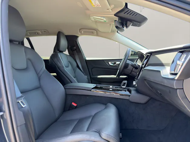 Volvo V60 2.0 T6 TE Plus Dark eAWD .