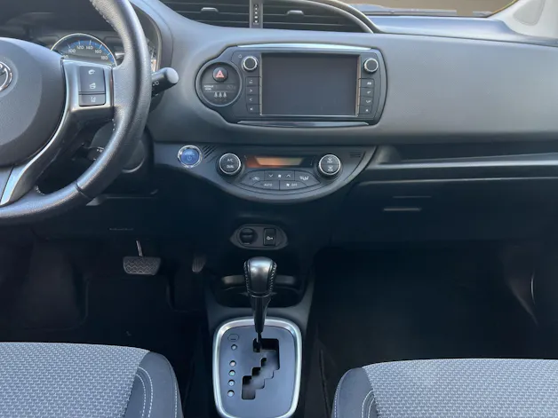 Toyota Yaris 1.5 VVT-i HSD Trend