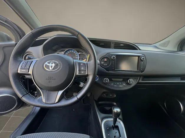 Toyota Yaris 1.5 VVT-i HSD Trend