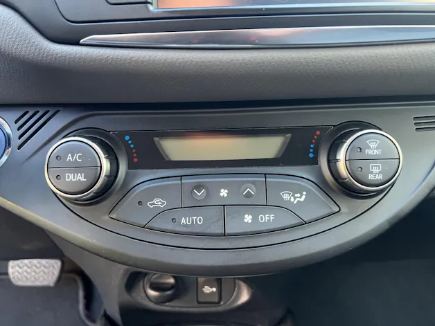 Toyota Yaris 1.5 VVT-i HSD Trend