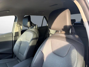 https://vehicle.imgix.net/4385634/b9f08c7e-b847-402b-9ad1-15242e6cf3b1.jpg
