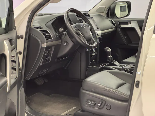 Toyota Land Cruiser 2.8 D 230 Invincible