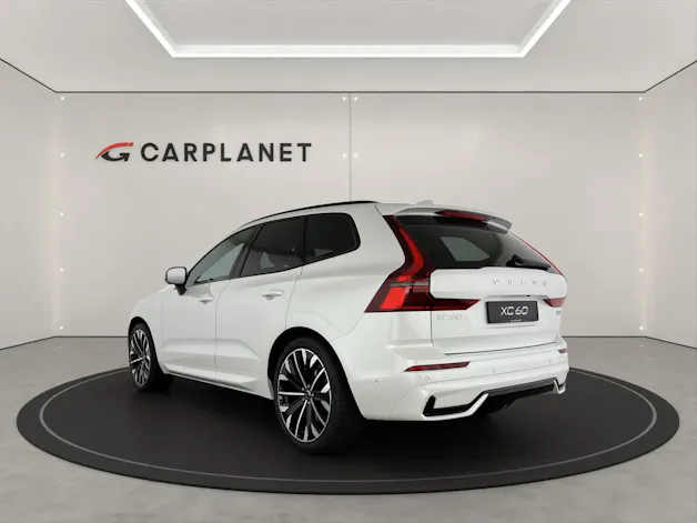 Volvo XC60 2.0 B5 MH Ultra Dark AWD