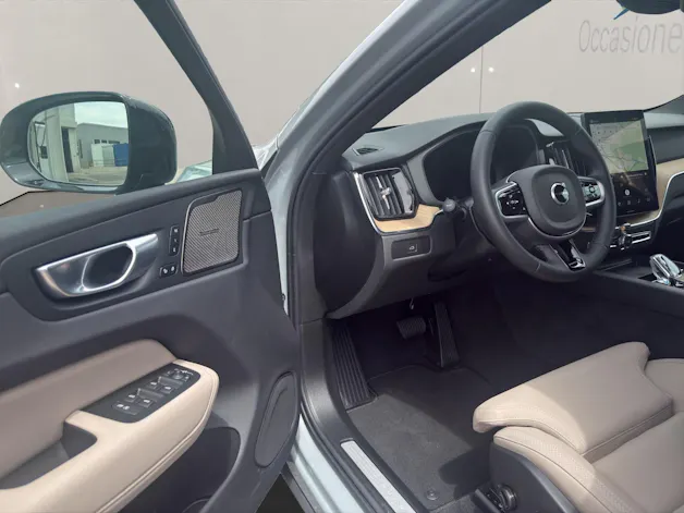 Volvo XC60 2.0 B5 MH Plus Dark AWD