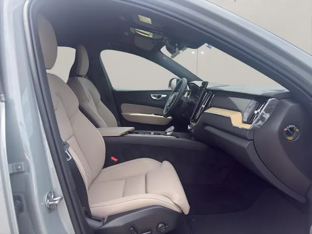 Volvo XC60 2.0 B5 MH Plus Dark AWD