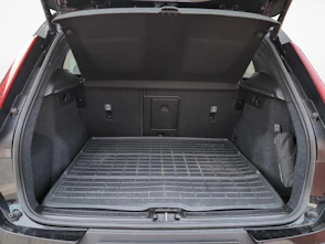 Fahrzeugbild VOLVO XC40 2.0 B4 MH Plus Dark AWD