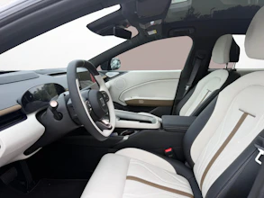 https://vehicle.imgix.net/4385786/1aa1caec-6c04-4dcf-a13f-3d68c46c3e61.jpg