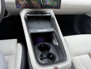 https://vehicle.imgix.net/4385786/d5f43af9-2f90-45d8-943d-84f5665b8dc6.jpg