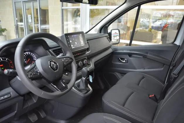 Renault Trafic Passenger 2.0 dCi Blue 170 techno