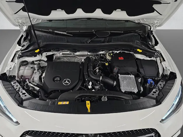 Mercedes-Benz GLA 200 AMG Line Night Star