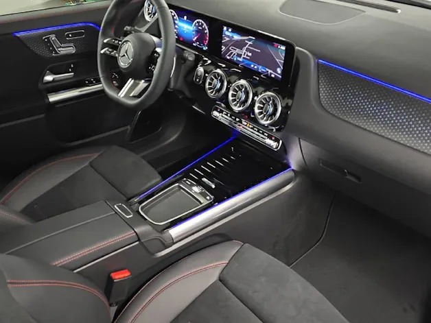 Mercedes-Benz GLA 200 AMG Line Night Star