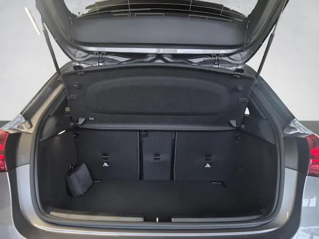 MERCEDES-BENZ A 250 AMG Line 4Matic