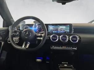MERCEDES-BENZ A 250 AMG Line 4Matic