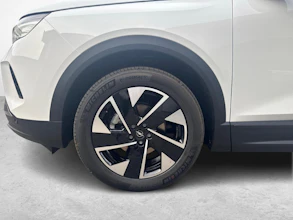 https://vehicle.imgix.net/4385886/47b37a31-40a6-44fe-89ae-949414a42699.jpg