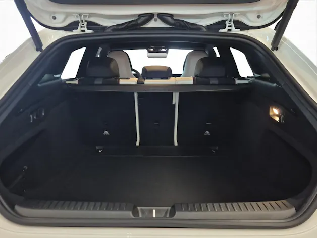 MERCEDES-BENZ CLA 220 4Matic AMG Line Shooting Brake
