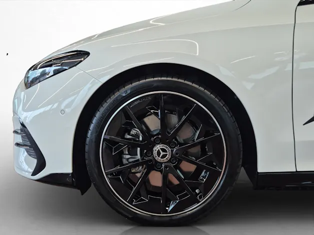 MERCEDES-BENZ CLA 220 4Matic AMG Line Shooting Brake