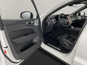 Volvo XC60 2.0 B5 MH Black Edition AWD
