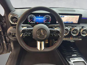 Mercedes-Benz A 200 AMG Line Night Star