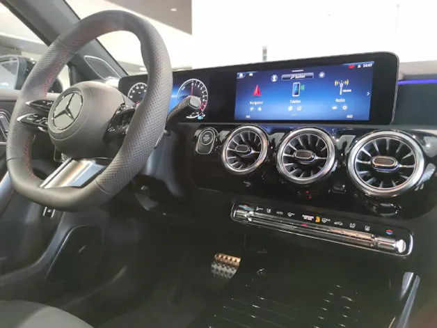 Mercedes-Benz A 250 e AMG Line EQ Star