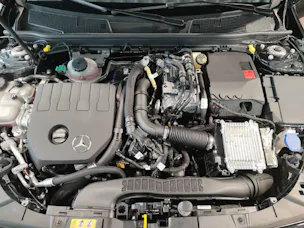 MERCEDES-BENZ A 250 e AMG Line EQ Star