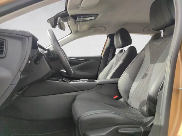 DS Automobiles 4 1.6 E-Tense Trocadero