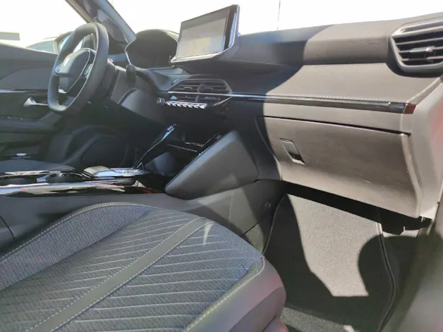 Peugeot 2008 1.2 Hybrid 145 Allure