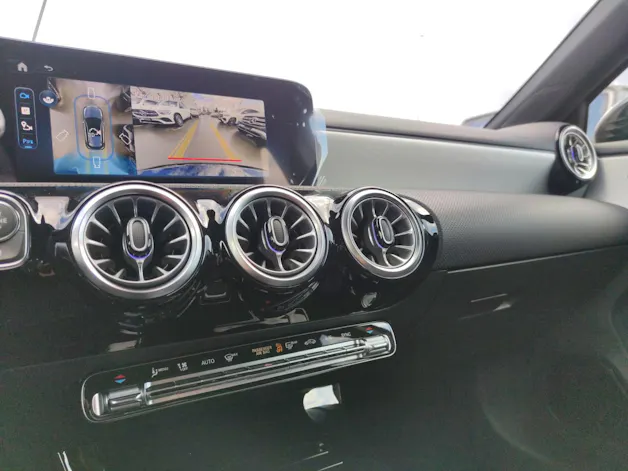 MERCEDES-BENZ A 250 AMG Line 4Matic