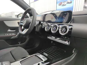 MERCEDES-BENZ A 250 AMG Line 4Matic