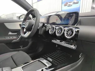 MERCEDES-BENZ A 250 AMG Line 4Matic