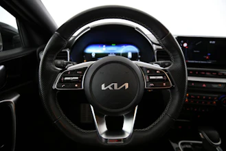 https://vehicle.imgix.net/4386105/bb4783f6-f1a6-44c0-92e8-f3a2de1809d7.jpg